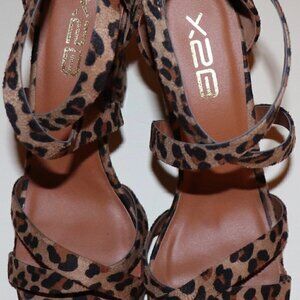 X2B Suede Leopard High Heel shoes Size 8
